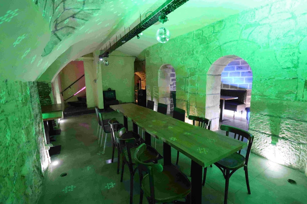 Privatiser la Cave Voûtée