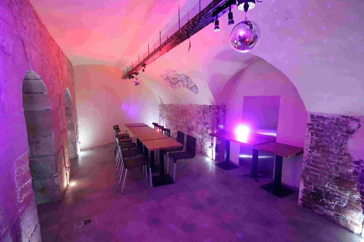 Privatiser la Cave Voûtée
