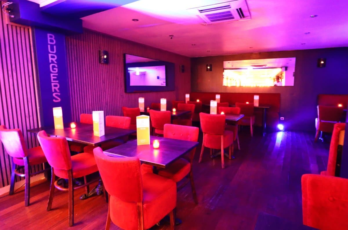 Privatiser Le Solluna Faidherbe (Le bar en entier)