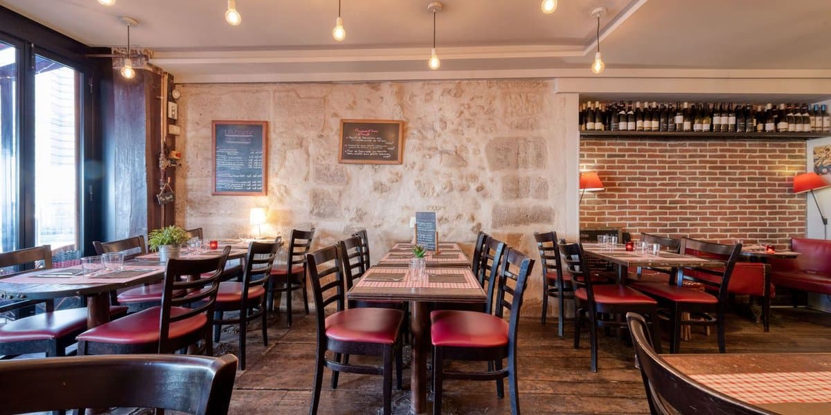 Privatiser Le Petit Café (le bar en entier)
