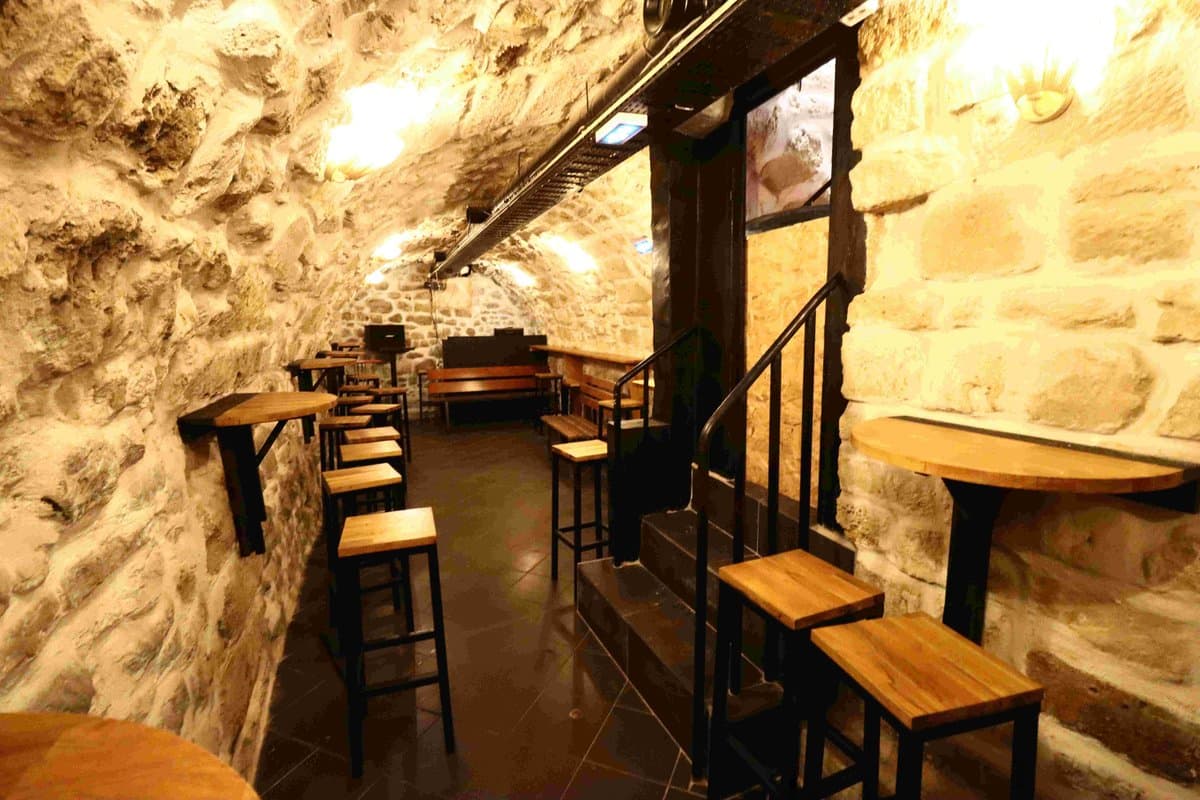 Privatiser la Cave Voûtée