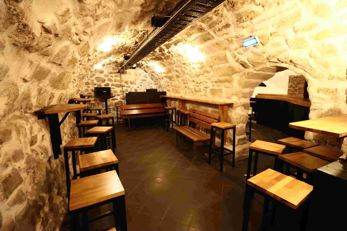 Privatiser la Cave Voûtée