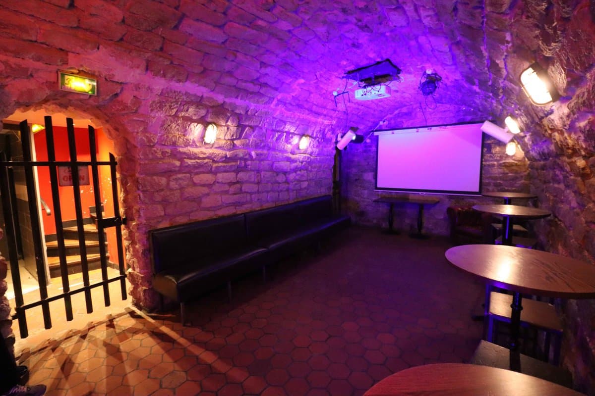 Privatiser la Cave Voûtée