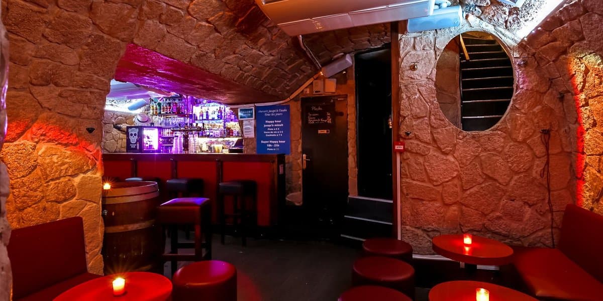 Privatiser Chai Antoine (Le bar en entier)