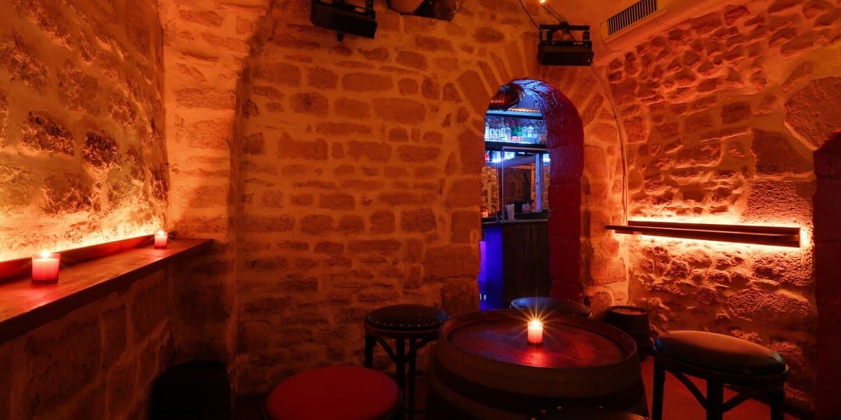 Privatiser la Petite Cave Voûtée
