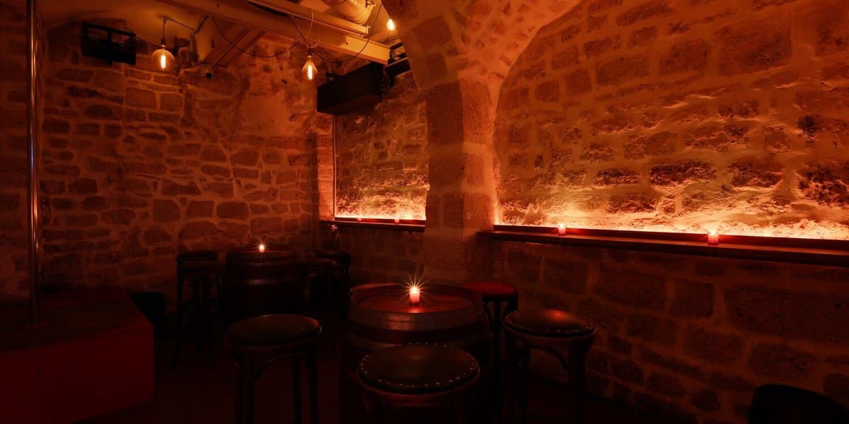 Privatiser la Petite Cave Voûtée